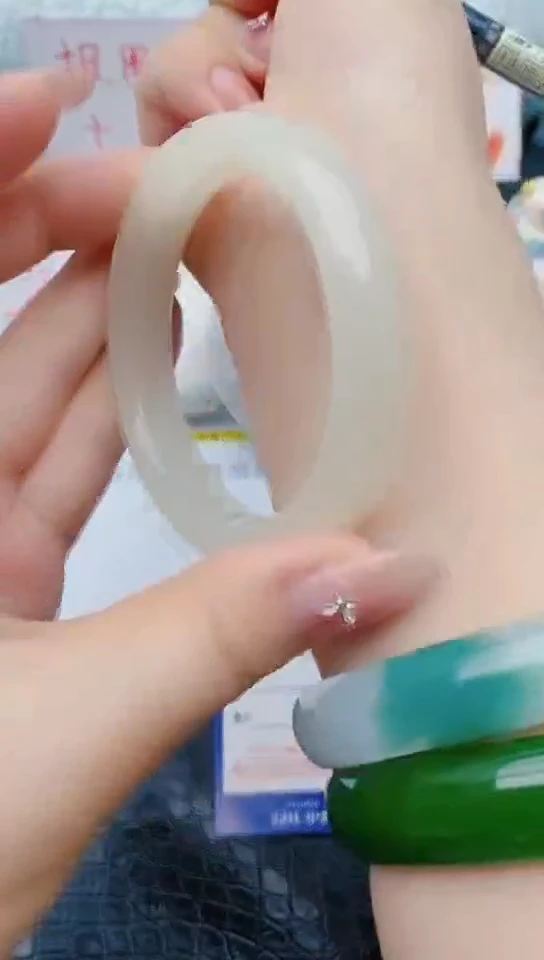 石英质玉手镯未镶嵌w40+57-58