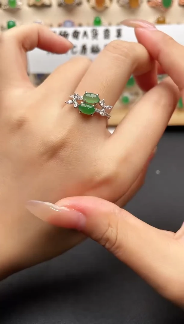 银S925镶嵌戒指翡翠一物一证一礼盒