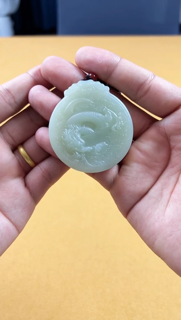 和田玉未镶嵌颈饰吊坠