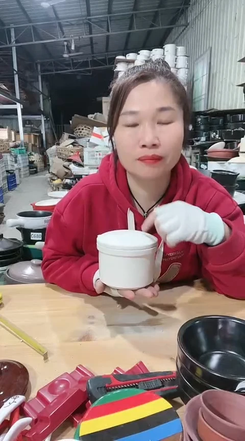 【闪购商品】瑕疵白色炖盅两个