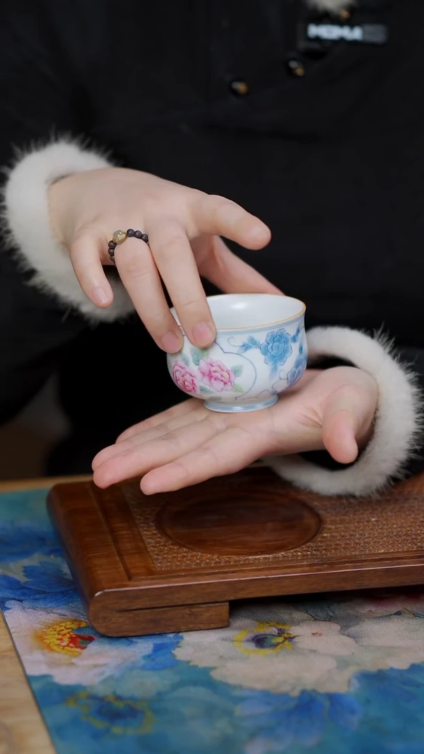 手绘 牡丹 开窗 压手杯