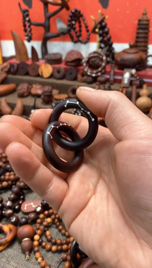 【闪购商品】木木雕枣木玉化小乾坤圈镶银六七星