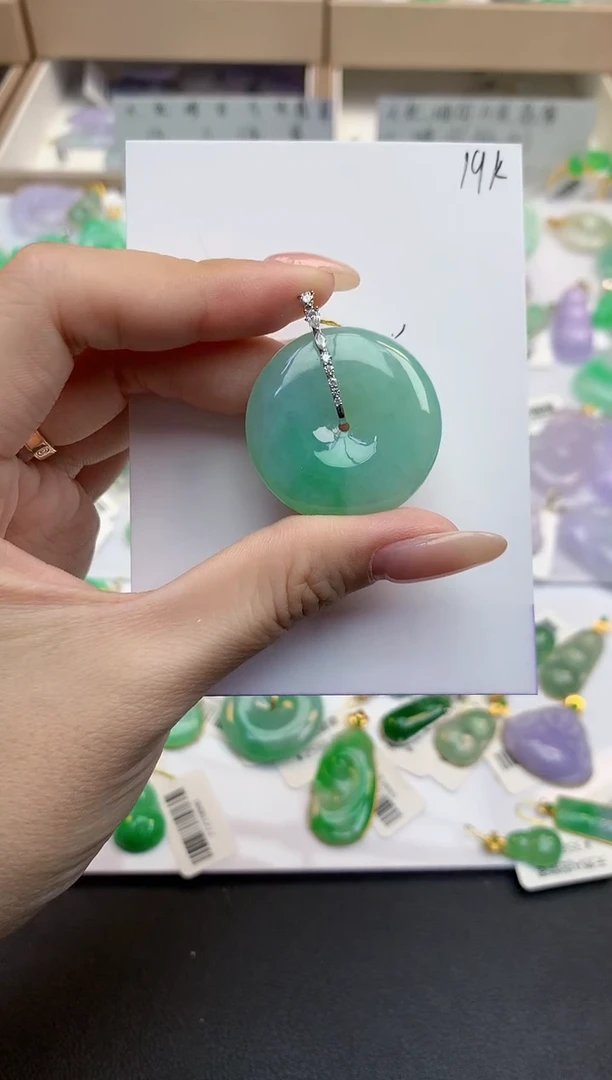 颈饰18K金镶嵌翡翠天然缅甸A货翡翠