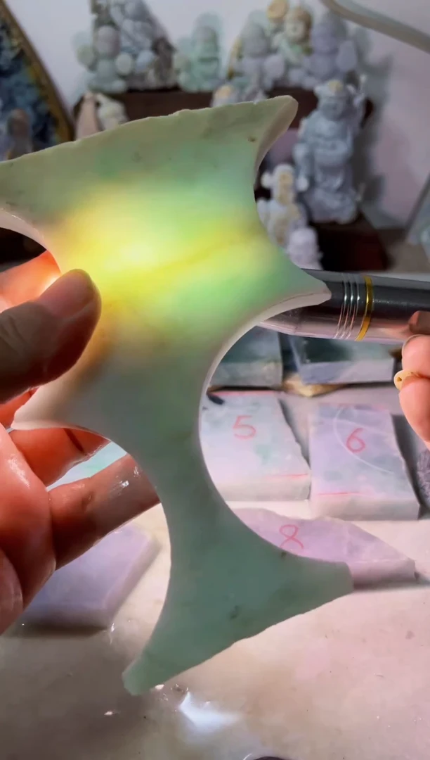 【闪购商品】翡翠吊坠(不含链)未镶嵌A966