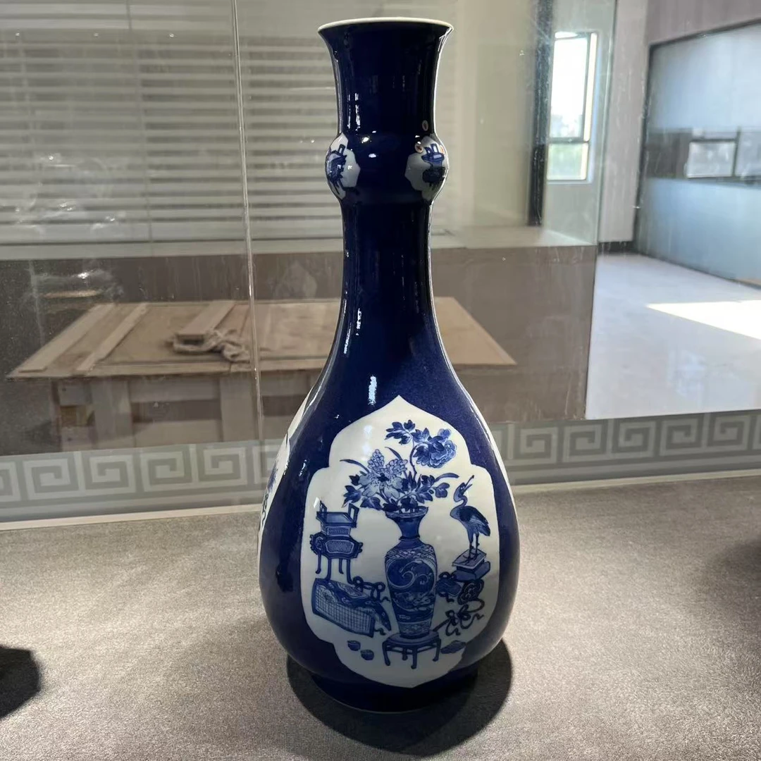 69 清康熙 青花博口蒜头瓶-411