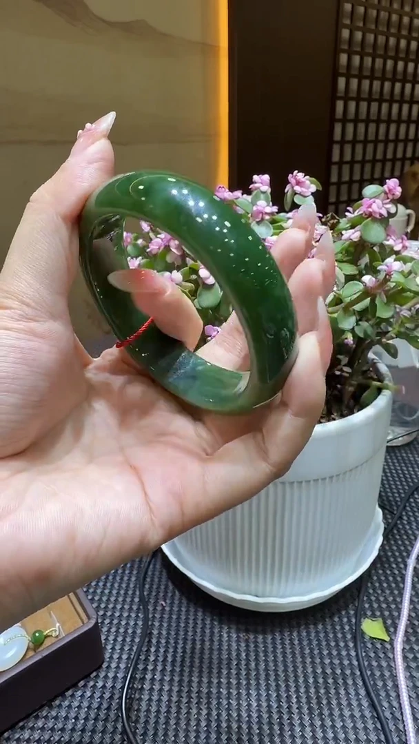 颈饰未镶嵌和田玉手镯61