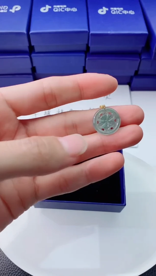 【闪购商品】翡翠未镶嵌颈饰