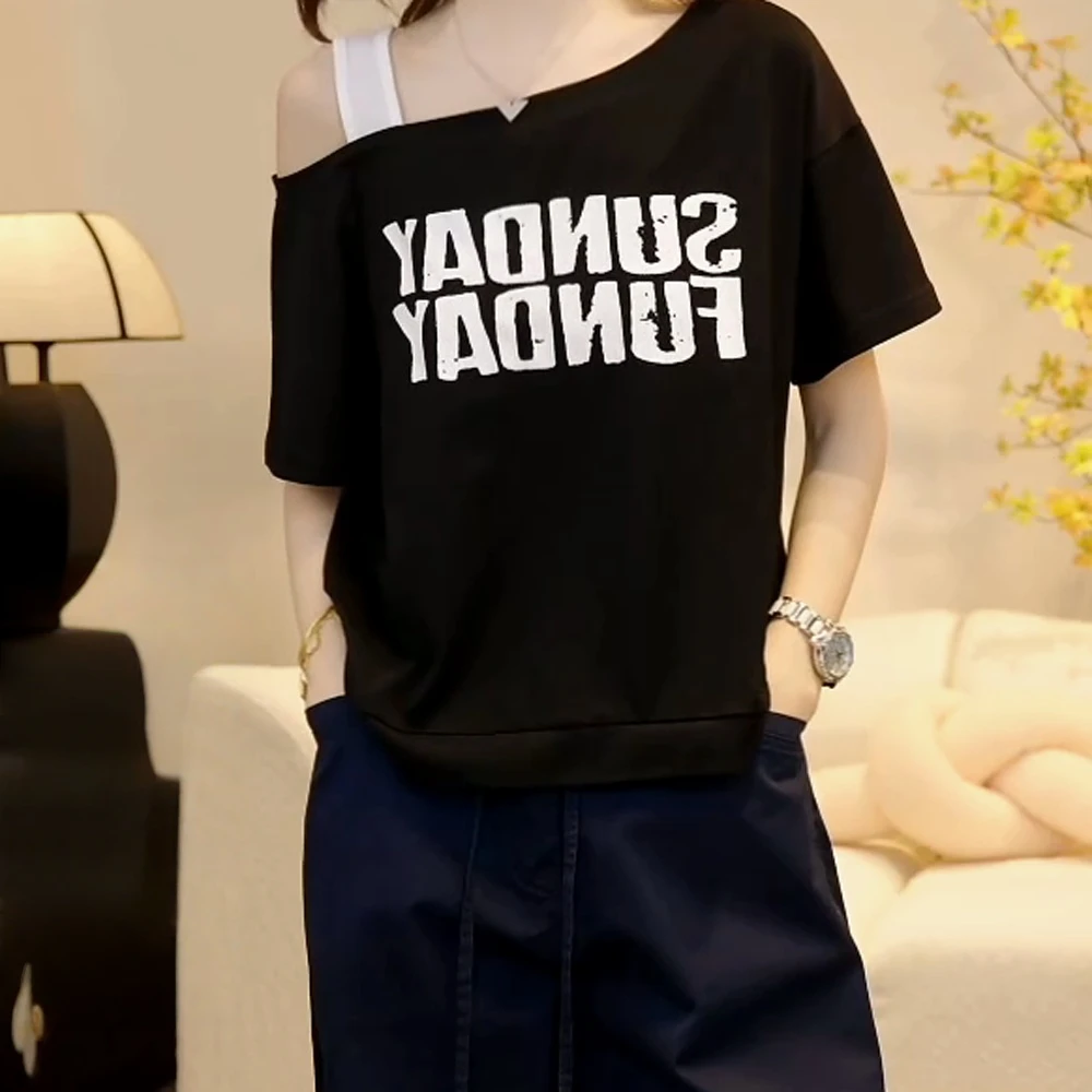 『撞色字母』2025夏季印花宽松斜肩领休闲气质T恤短袖上衣女