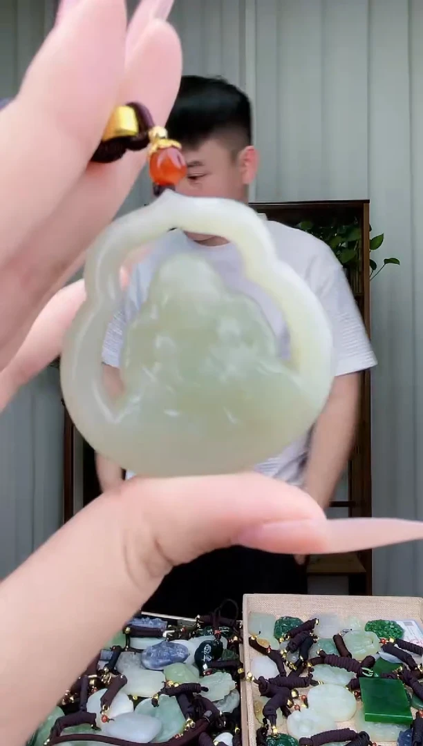 和田玉未镶嵌挂件拍一发一，多样性发货！