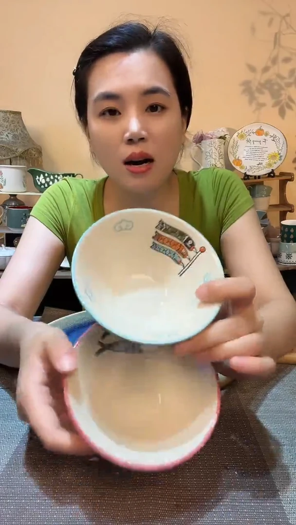 瓷片2个饭碗 微瑕介意勿拍