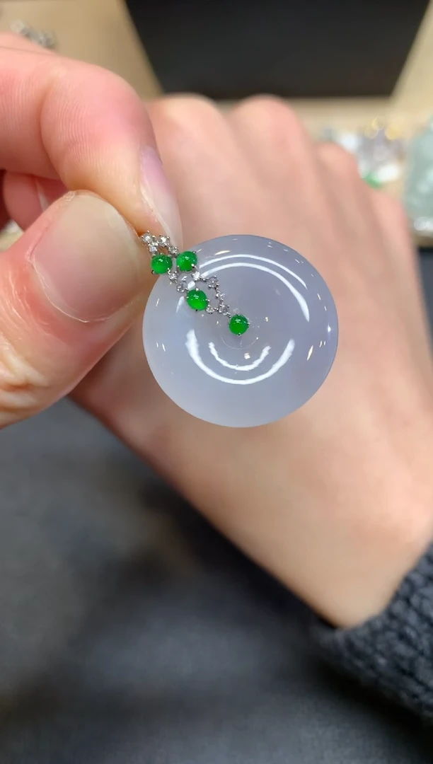 【闪购商品】翡翠颈饰18K金镶嵌平安扣【无服务费】