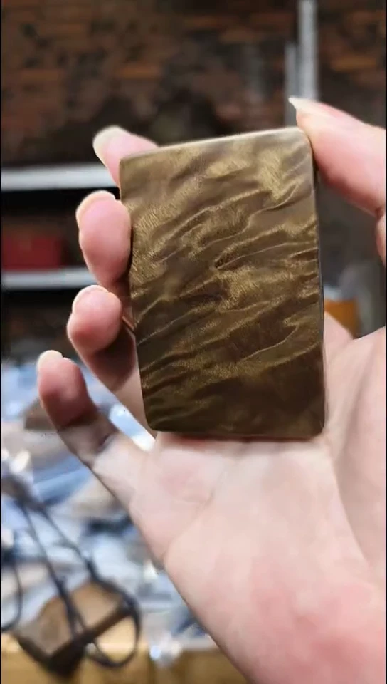 金丝楠无事牌手把件