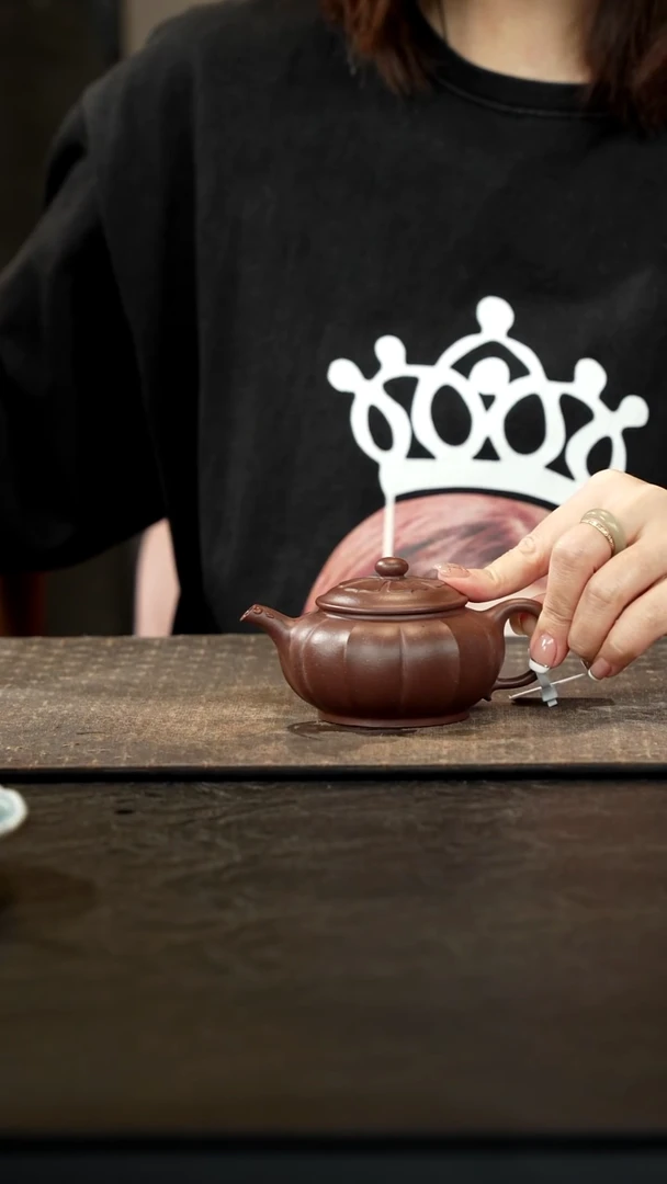茶壶紫砂老紫泥华彩壶150cc