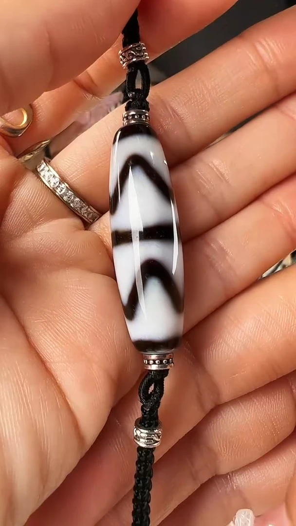 【闪购商品】玛瑙/玉髓颈饰未镶嵌虎牙