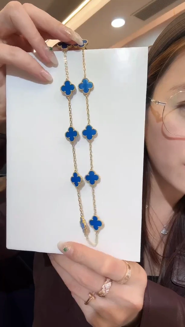 18K金镶嵌项链玛瑙/玉髓十花项链