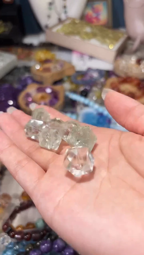 水晶手串未镶嵌C99绿水晶八角一个