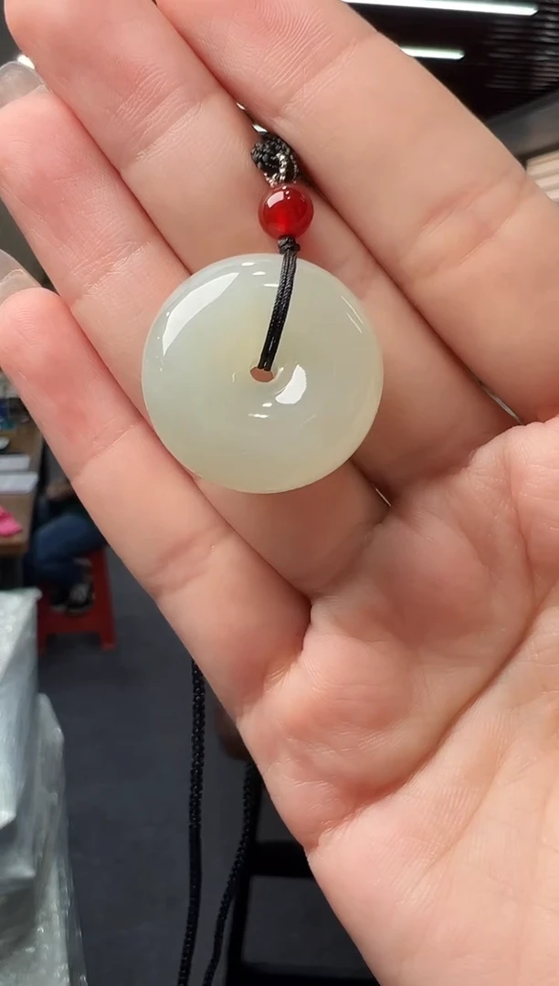 和田玉未镶嵌颈饰26mm 平安扣/配绳