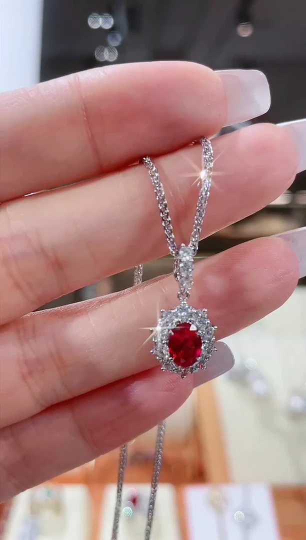 【闪购商品】实验室培育钻石吊坠18K金镶嵌吊坠