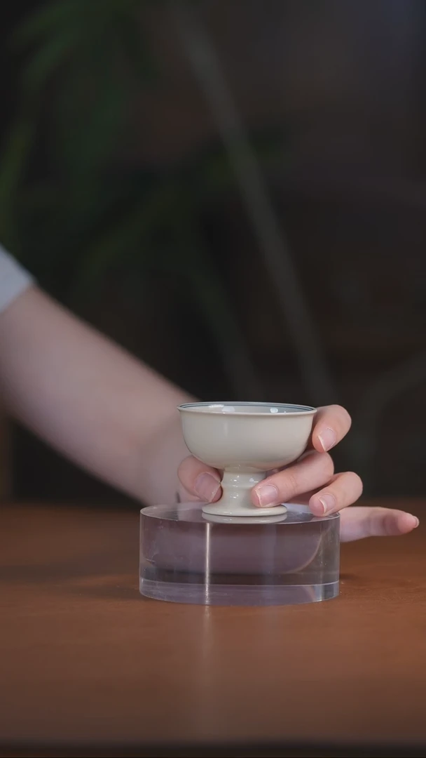 二号釉兔子高足杯