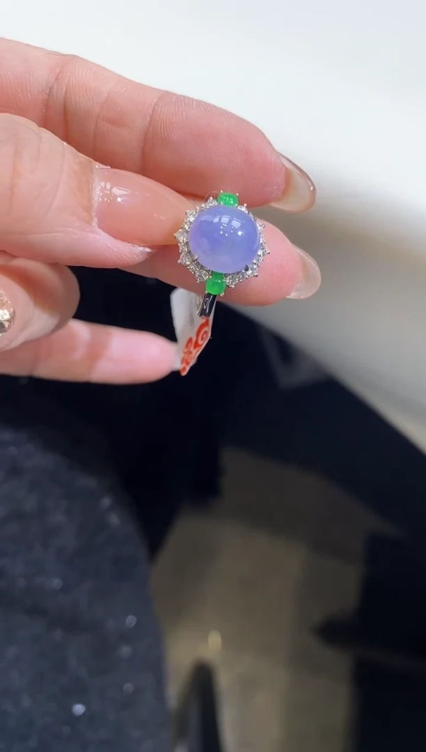 18K金镶嵌戒指翡翠戒指