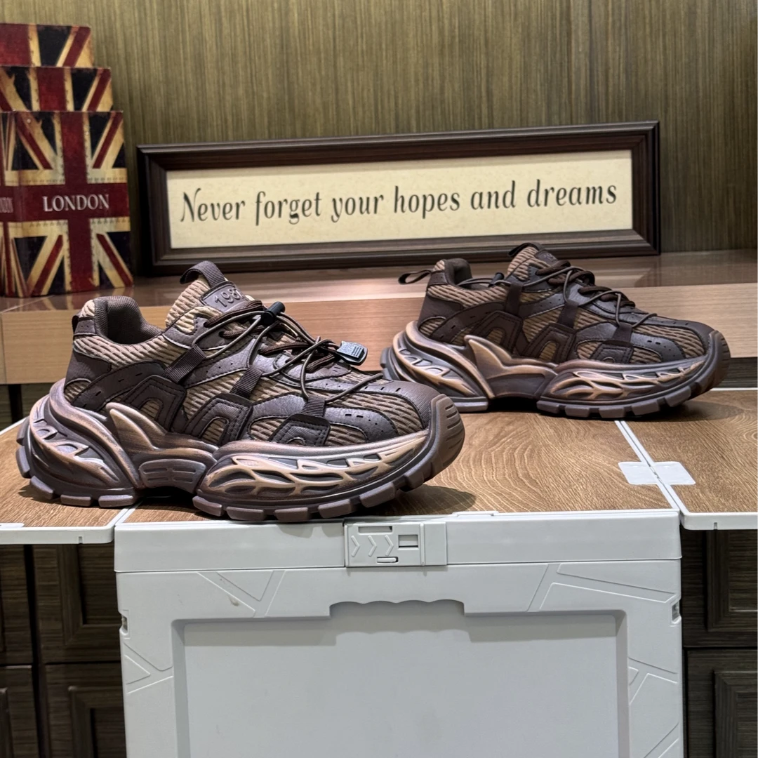 2025秋季新款时尚百搭潮流轻奢高端舒适耐磨休闲男鞋（偏大一码）