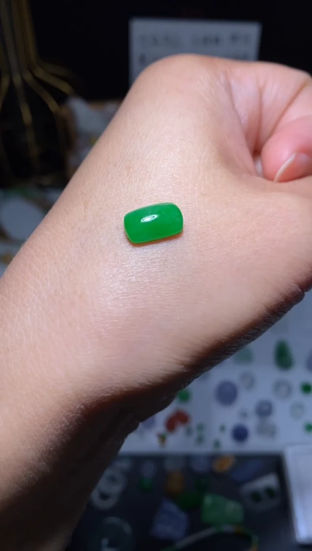 未镶嵌定制翡翠马鞍