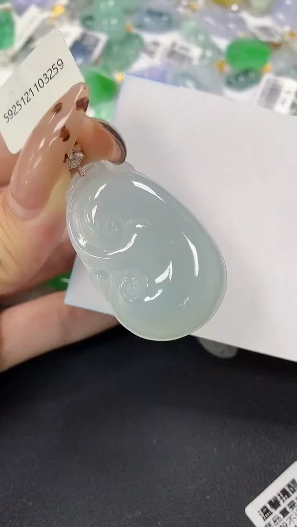 颈饰18K金镶嵌翡翠a货假一赔三支持复检百元上9元证书费自理