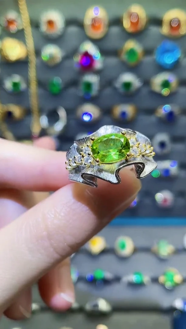 银S925镶嵌戒指橄榄石2ct