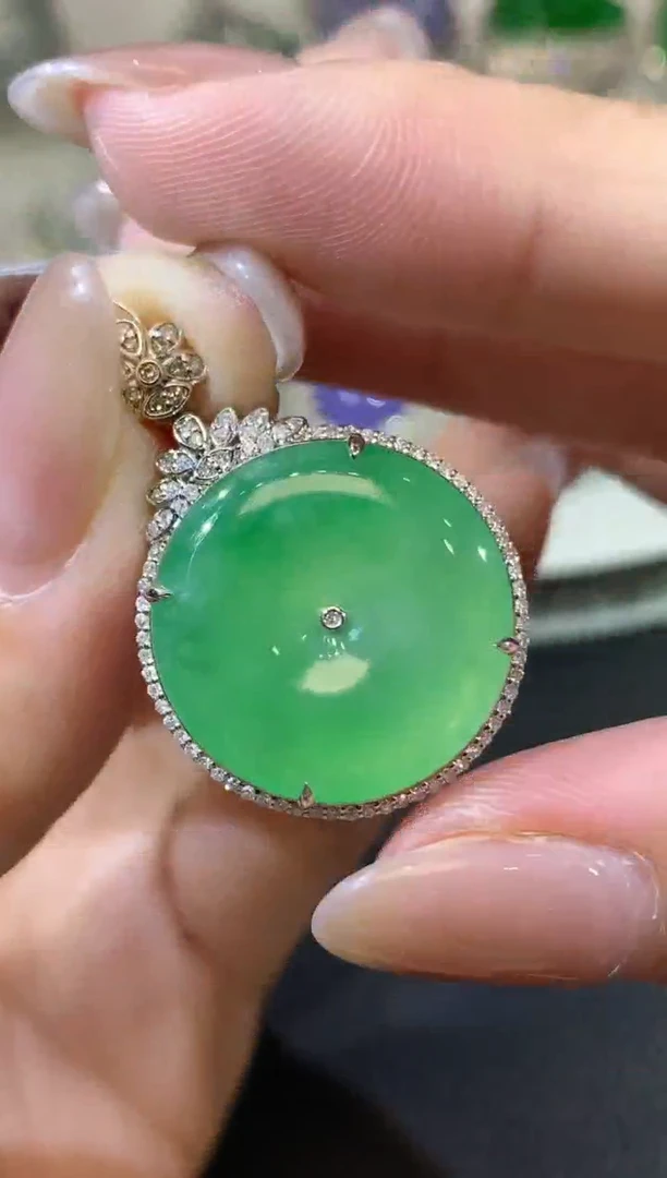 翡翠18K金镶嵌吊坠(不含链)C16