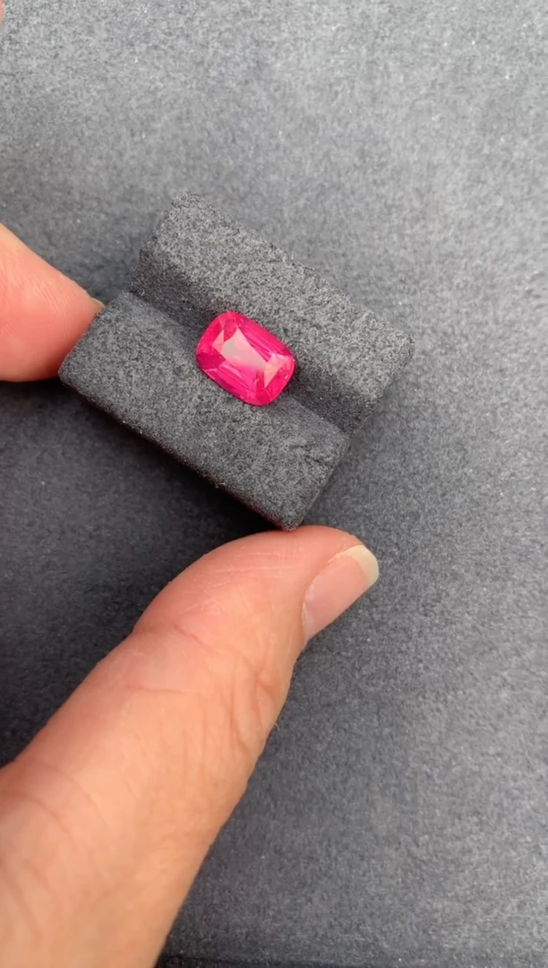 【闪购商品】尖晶石裸石未镶嵌3.2ct马亨盖尖晶石