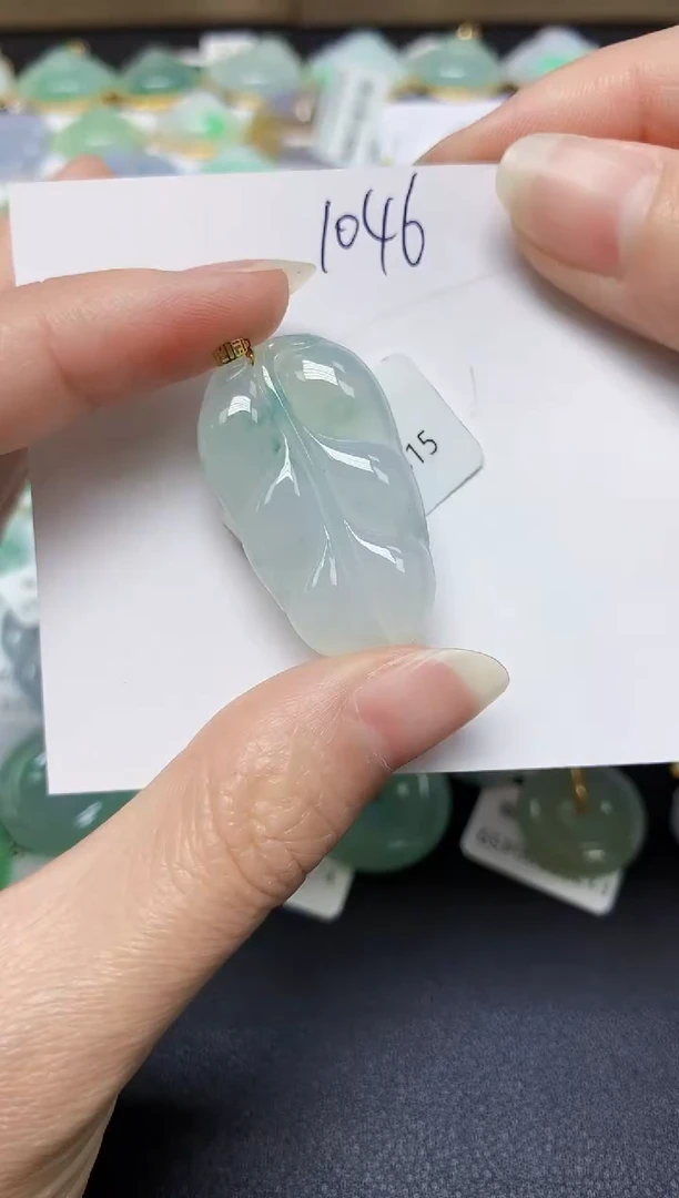 翡翠18K金镶嵌颈饰 天然翡翠A货