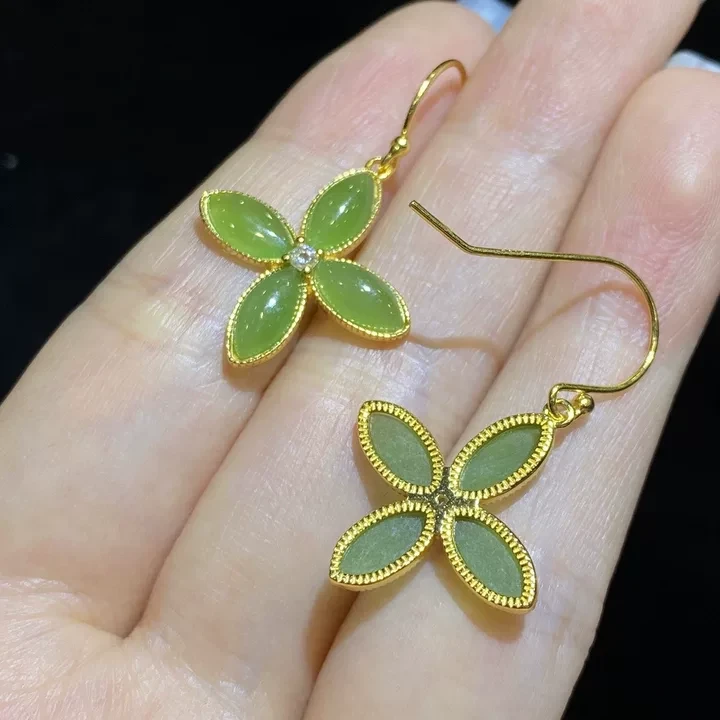 和田玉耳环 和田玉耳环