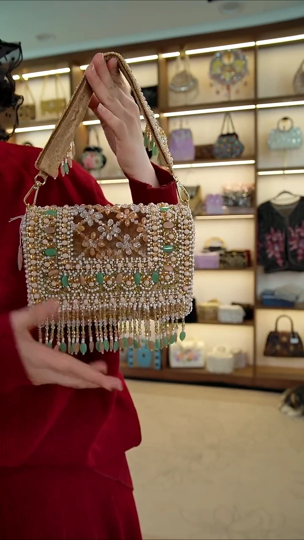 织物24百格汇手工串珠包