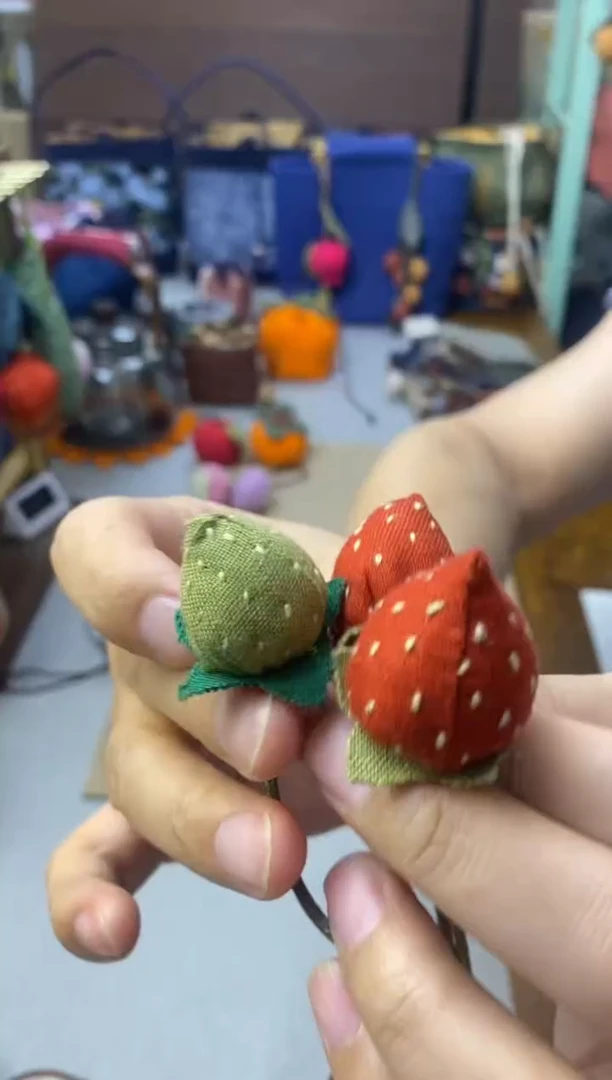 草莓包挂1个（配件）——