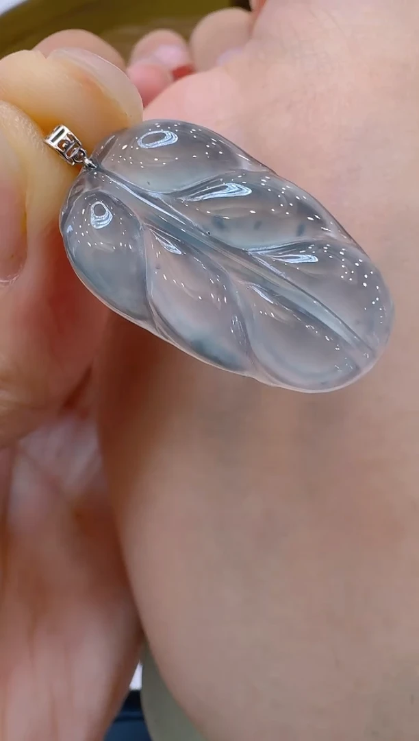 翡翠18K金镶嵌吊坠(不含链)多样性发货拍一发一