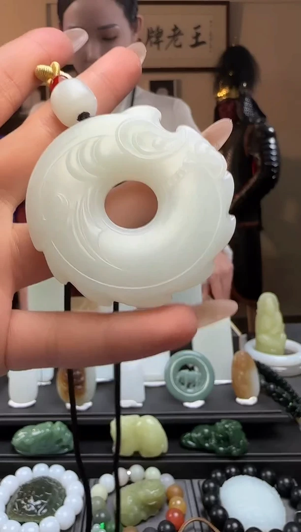 【闪购商品】和田玉玉猪龙未镶嵌吊坠