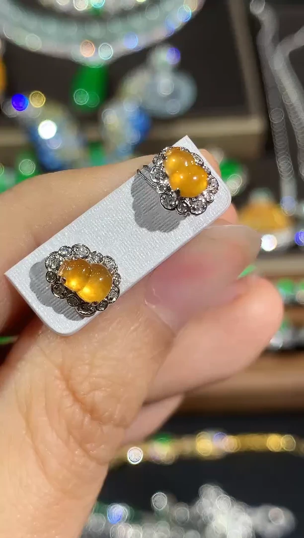 18K金镶嵌翡翠耳饰C20定制款