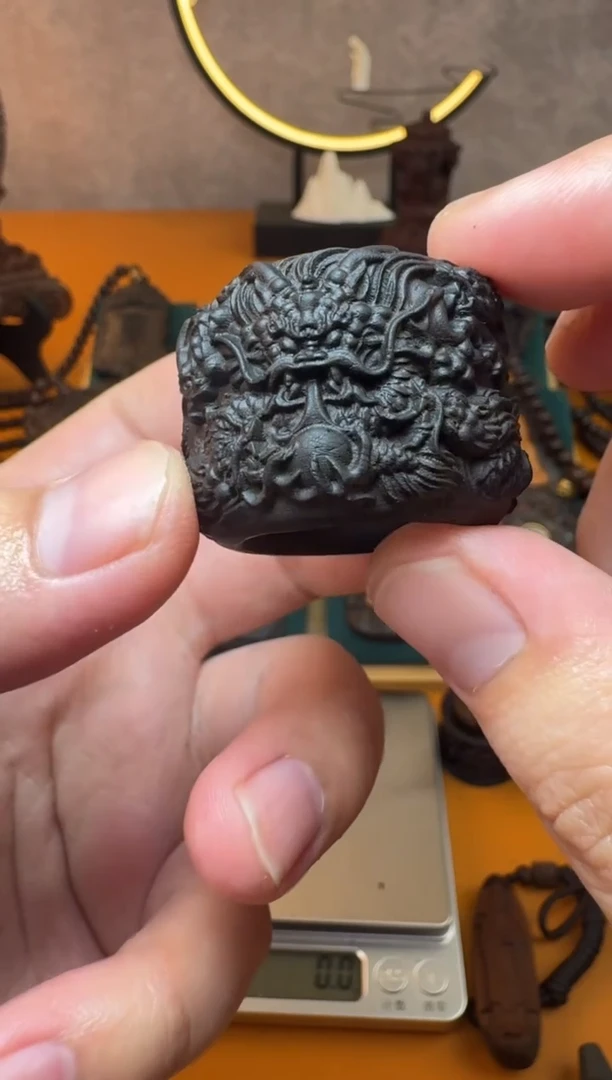 贡木把件《巴布亚贡木》九龙扳指