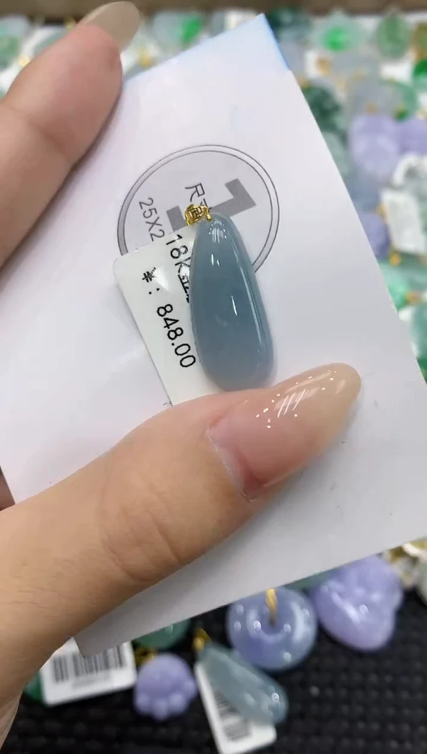 颈饰18K金镶嵌翡翠111111111111