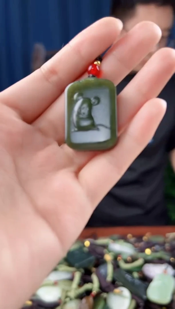 未镶嵌和田玉挂件拍一发一，