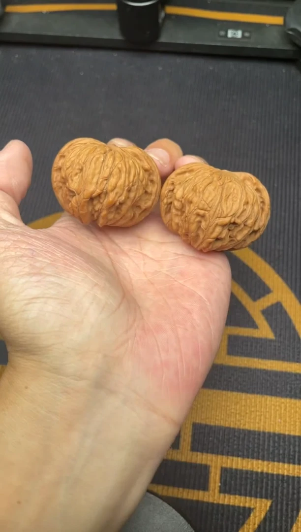 文玩核桃吊坠磨盘