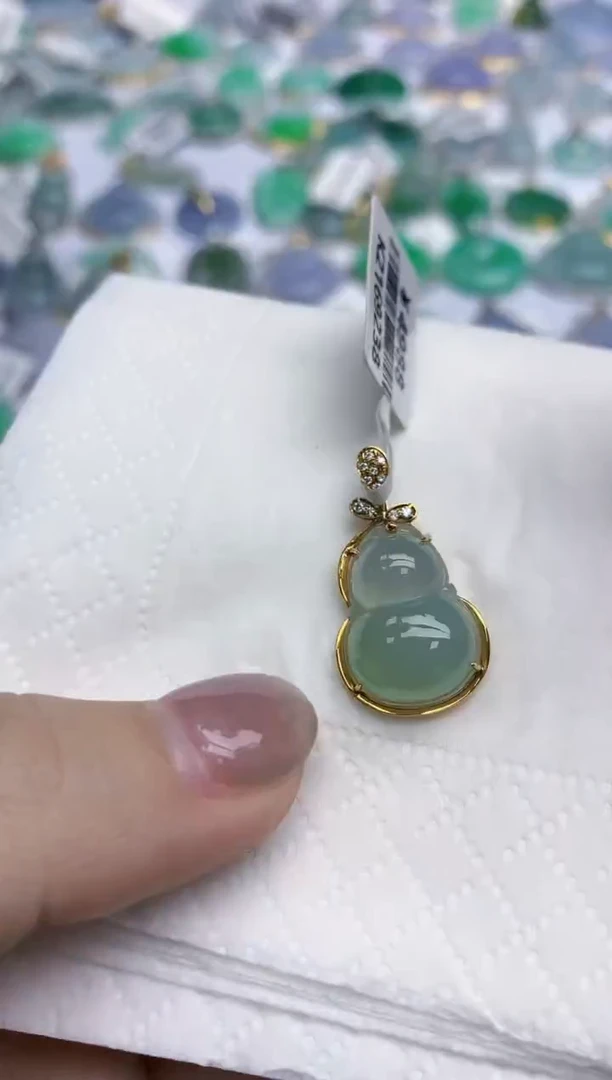 【闪购商品】翡翠颈饰未镶嵌天然翡翠A货