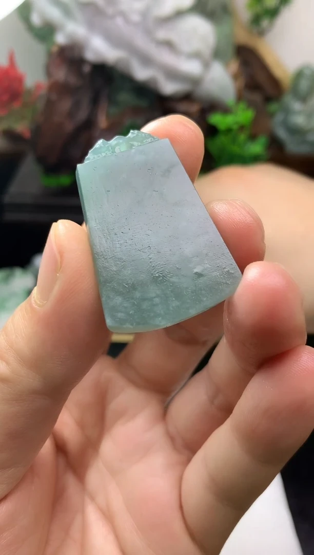 颈饰未镶嵌翡翠?***帅无事牌