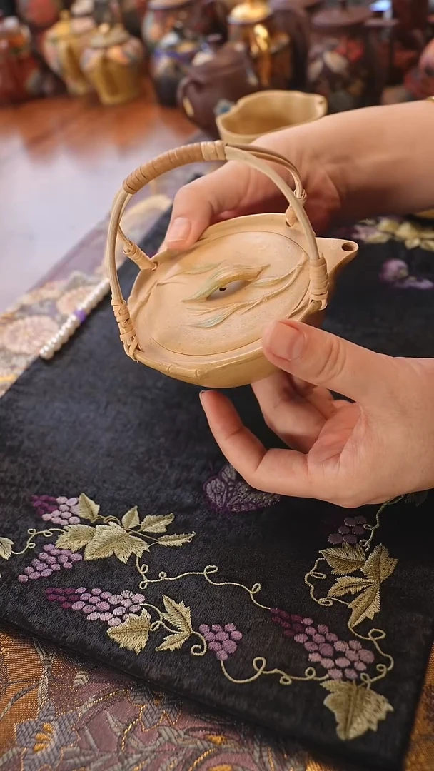 紫砂茶宠竹段提梁