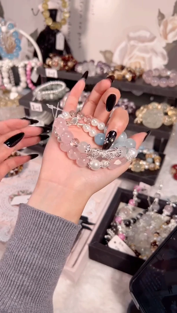 水晶手链未镶嵌天然水晶默认微瑕，多样性发货发其一