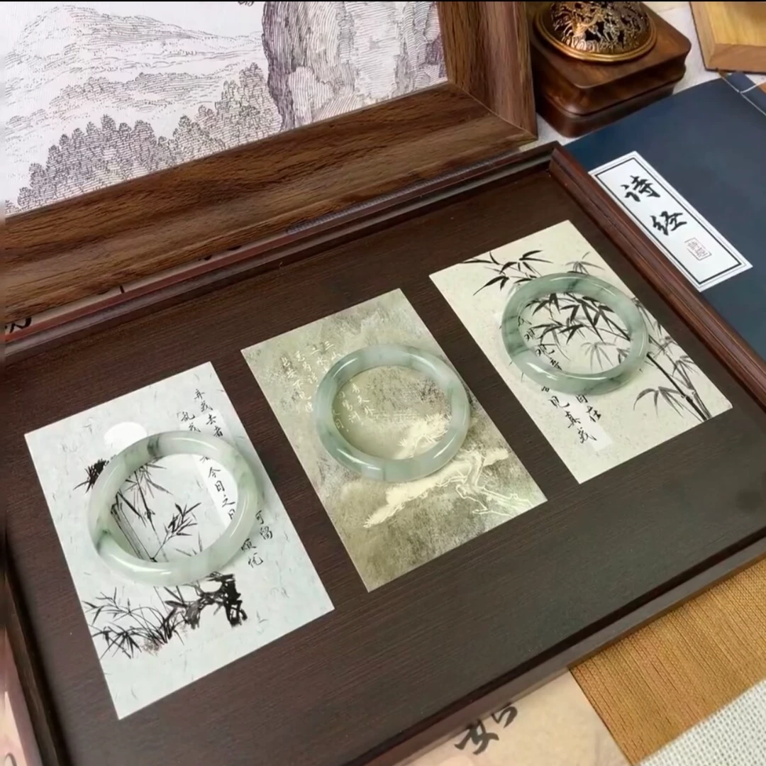 天山翠手镯石英质玉【轻微色差，实物为准】0113