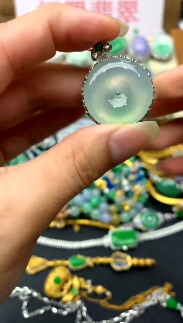 翡翠18K金镶嵌颈饰525-中国好珍宝