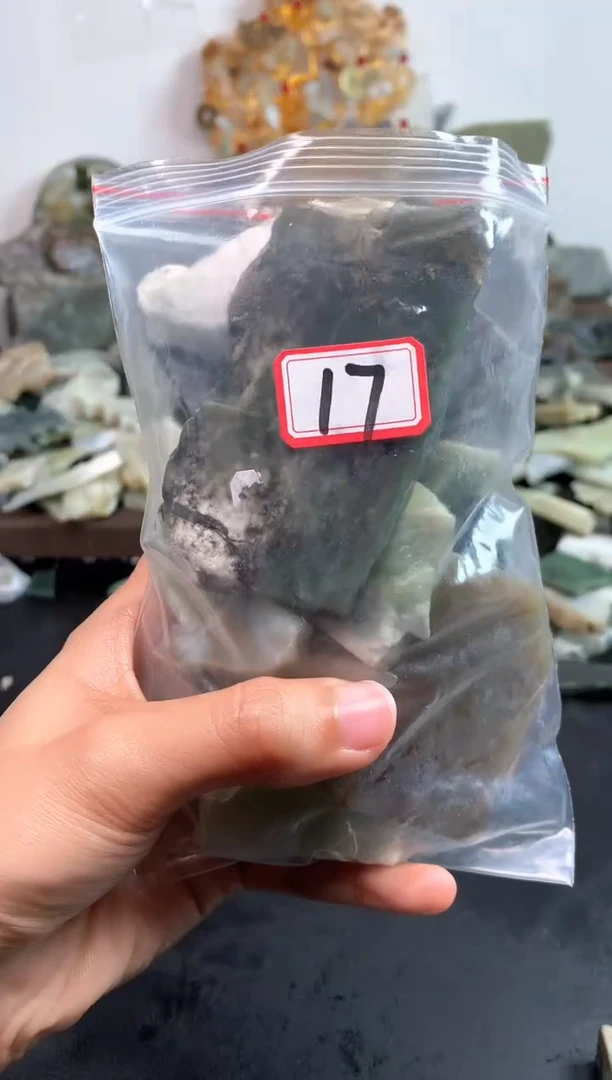 未镶嵌和田玉摆件17