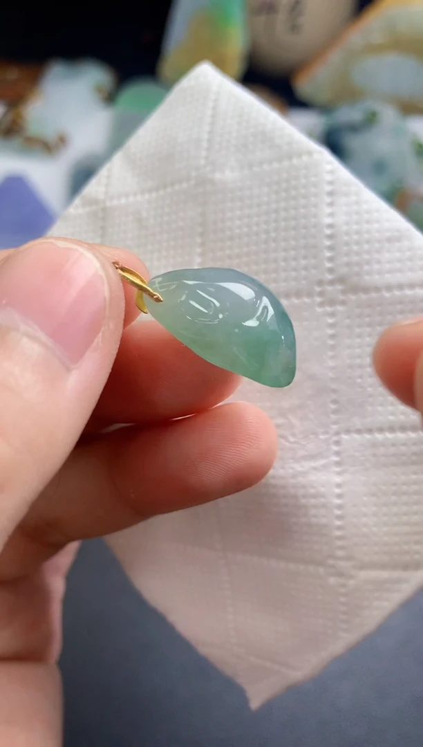 颈饰未镶嵌翡翠