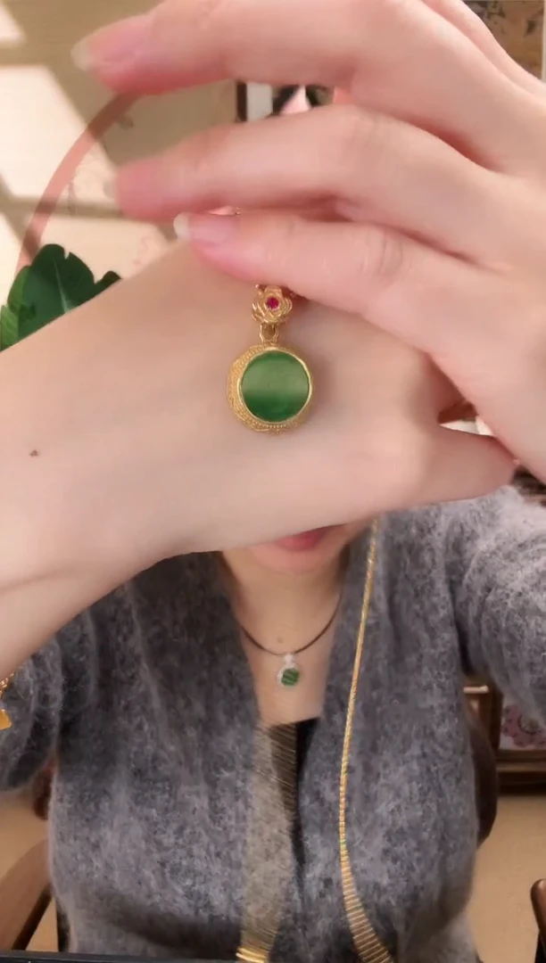 颈饰银S925镶嵌翡翠吊坠